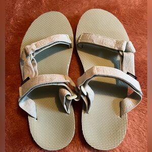 Teva mint green slides